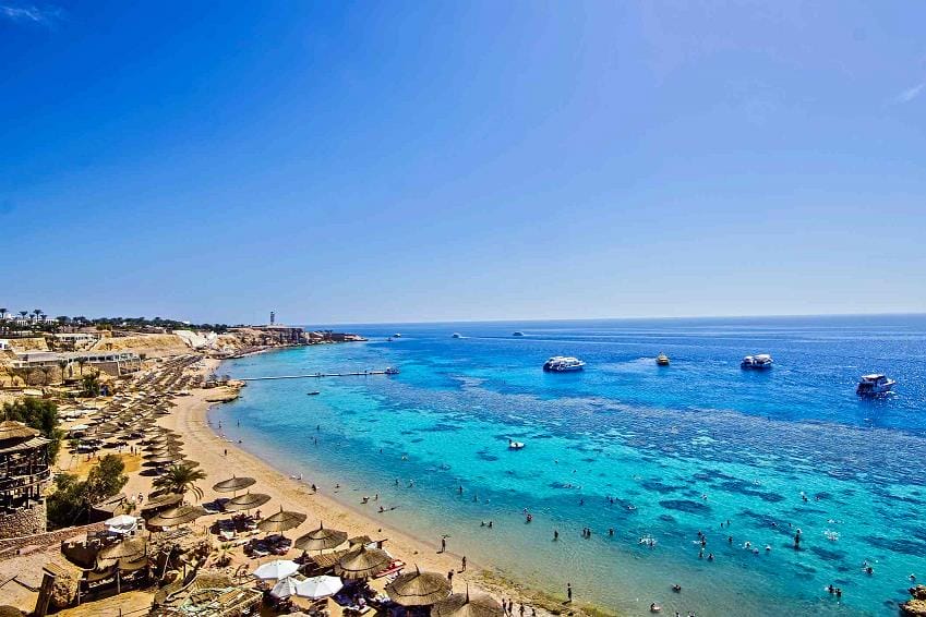 Panorama Sharm El Sheikh cu plaja si munti
